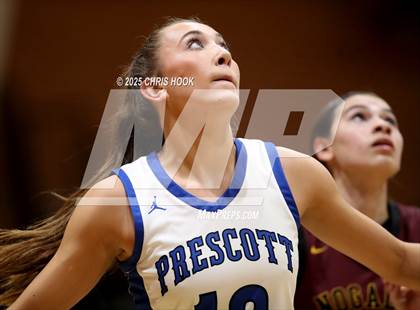 Thumbnail 3 in Nogales vs Prescott (Salpointe Cactus Clash) photogallery.