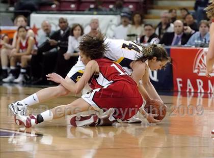 Thumbnail 2 in Carondelet vs. Oak Ridge (CIF NorCal D2 Final) photogallery.
