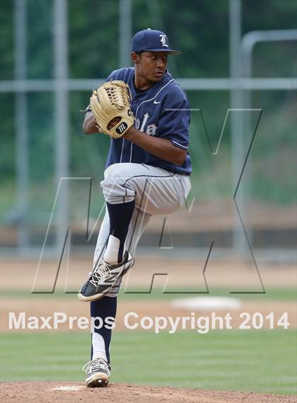 Thumbnail 2 in Loyola @ Crescenta Valley photogallery.