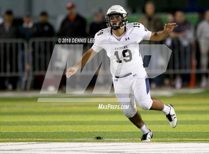 Thumbnail 3 in Central Catholic vs. De La Salle photogallery.