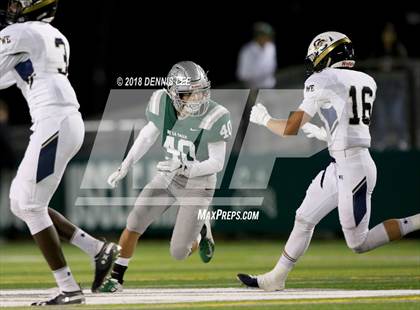 Thumbnail 2 in Central Catholic vs. De La Salle photogallery.