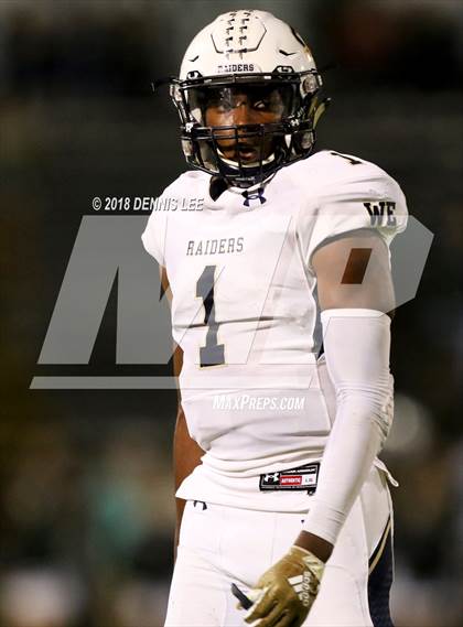 Thumbnail 3 in Central Catholic vs. De La Salle photogallery.