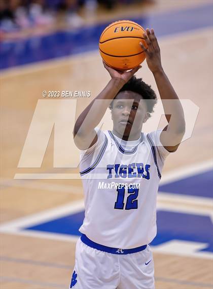 Thumbnail 3 in Auburn vs Woodland (LaGrange Toyota Basketball Classic) photogallery.