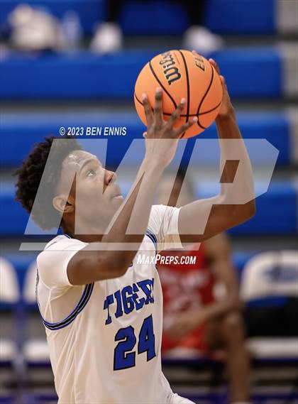 Thumbnail 3 in Auburn vs Woodland (LaGrange Toyota Basketball Classic) photogallery.