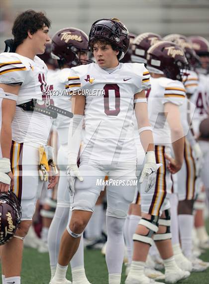 Thumbnail 3 in Dripping Springs @ Judson (UIL Football 6A Area Playoff) photogallery.