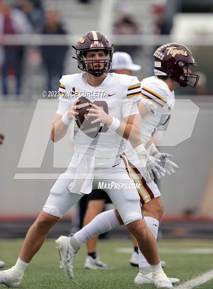 Thumbnail 1 in Dripping Springs @ Judson (UIL Football 6A Area Playoff) photogallery.