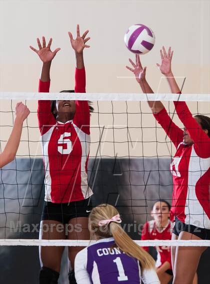 Thumbnail 1 in Regis Jesuit @ Douglas County photogallery.