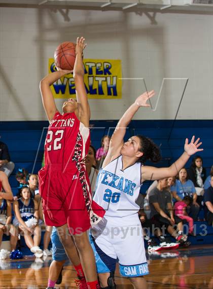 Thumbnail 1 in Victoria East vs. Sam Rayburn (McDonald's Texas Invitational) photogallery.
