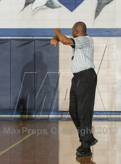 Thumbnail 2 in Victoria East vs. Sam Rayburn (McDonald's Texas Invitational) photogallery.