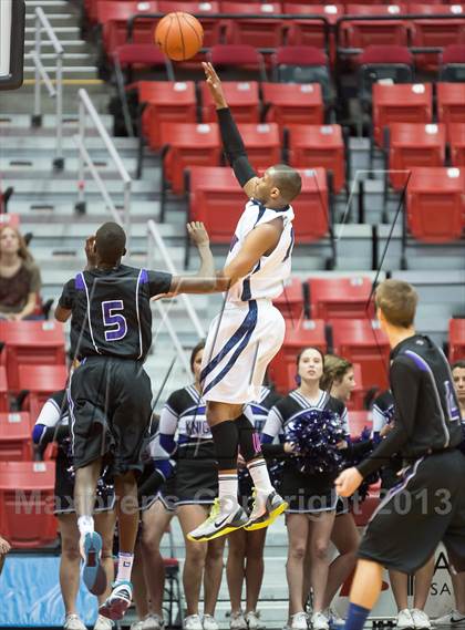 Thumbnail 3 in Foothills Christian vs Horizon (CIF SDS D5 Final) photogallery.