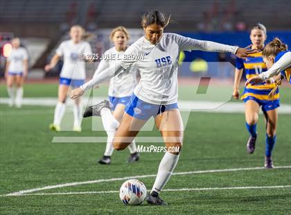 Thumbnail 3 in Carmel vs. Hamilton Southeastern (IHSAA 3A State Final) photogallery.