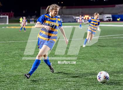 Thumbnail 3 in Carmel vs. Hamilton Southeastern (IHSAA 3A State Final) photogallery.