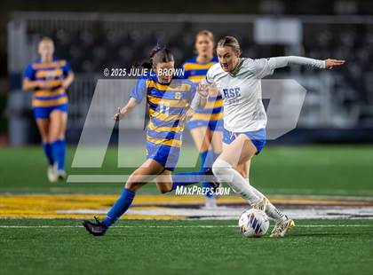 Thumbnail 3 in Carmel vs. Hamilton Southeastern (IHSAA 3A State Final) photogallery.