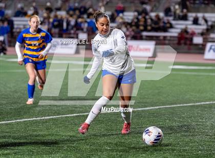 Thumbnail 3 in Carmel vs. Hamilton Southeastern (IHSAA 3A State Final) photogallery.