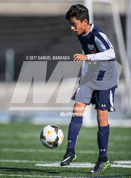 Thumbnail 2 in Chaminade vs Loyola photogallery.