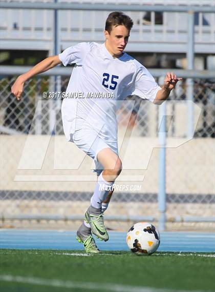 Thumbnail 3 in Chaminade vs Loyola photogallery.