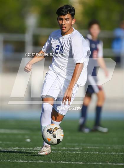 Thumbnail 2 in Chaminade vs Loyola photogallery.