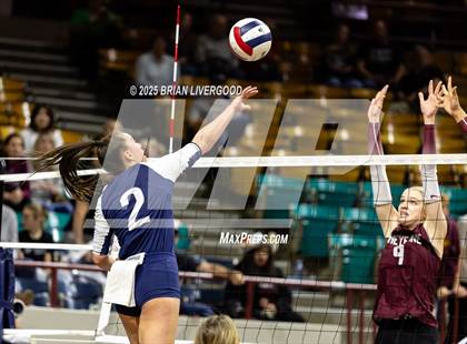 Thumbnail 1 in Mullen vs Cheyenne Mountain (CHSAA 4A Round 1) photogallery.