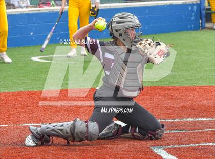 Thumbnail 3 in East Bernard vs Little River Academy (UIL 3A Regional Semifinal Playoff) photogallery.