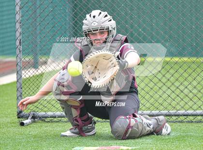 Thumbnail 3 in East Bernard vs Little River Academy (UIL 3A Regional Semifinal Playoff) photogallery.