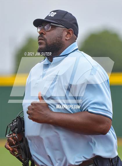 Thumbnail 3 in East Bernard vs Little River Academy (UIL 3A Regional Semifinal Playoff) photogallery.
