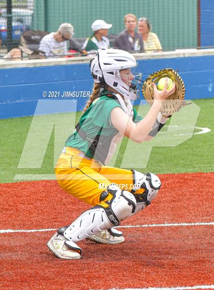 Thumbnail 3 in East Bernard vs Little River Academy (UIL 3A Regional Semifinal Playoff) photogallery.