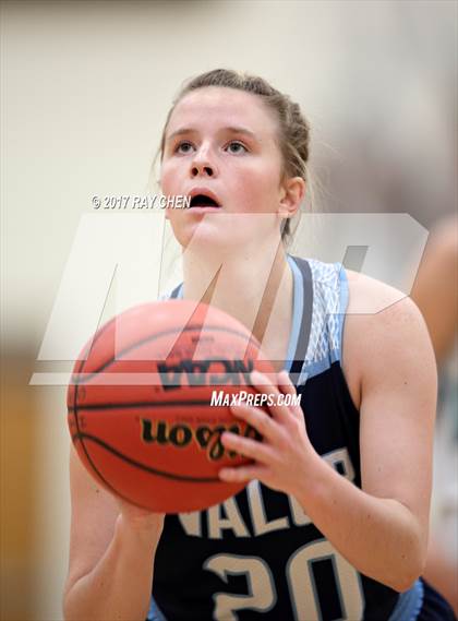 Thumbnail 1 in Valor Christian vs. ThunderRidge (Castle View/ThunderRidge Tip-Off Tourney) photogallery.