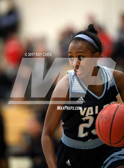 Thumbnail 3 in Valor Christian vs. ThunderRidge (Castle View/ThunderRidge Tip-Off Tourney) photogallery.