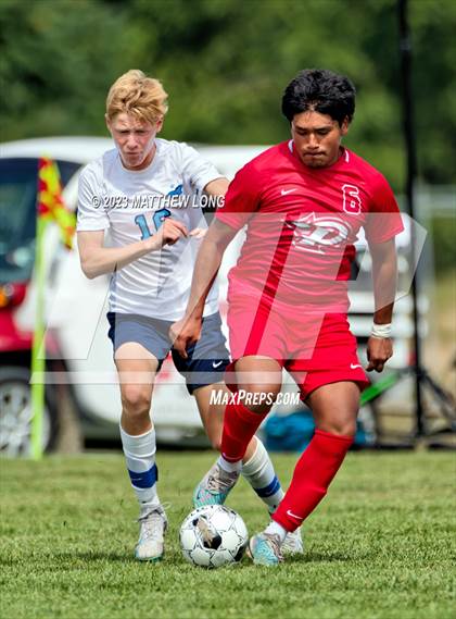 Thumbnail 2 in Pike vs Downers Grove South photogallery.