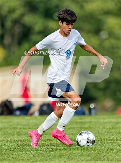 Thumbnail 2 in Pike vs Downers Grove South photogallery.