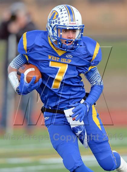 Thumbnail 1 in Newfield @ West Islip photogallery.