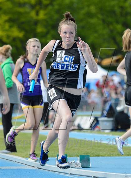 Thumbnail 1 in UHSAA 1A Track and Field Championships photogallery.