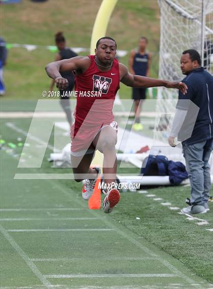 Thumbnail 3 in Bob Jenkins SCTCCCA Coaches Classic (Triple Jump & High Jump) photogallery.