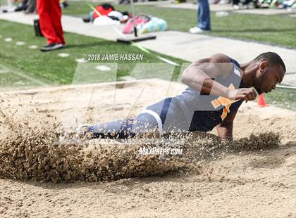 Thumbnail 1 in Bob Jenkins SCTCCCA Coaches Classic (Triple Jump & High Jump) photogallery.