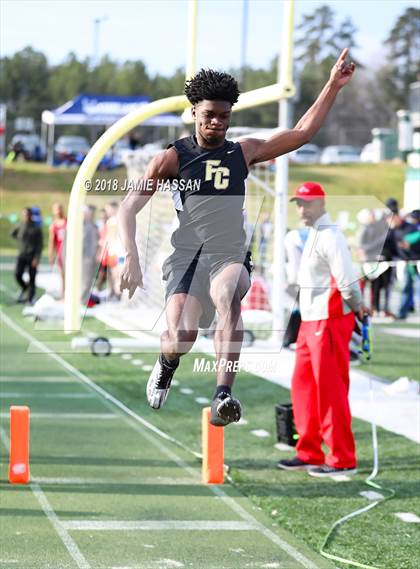 Thumbnail 3 in Bob Jenkins SCTCCCA Coaches Classic (Triple Jump & High Jump) photogallery.