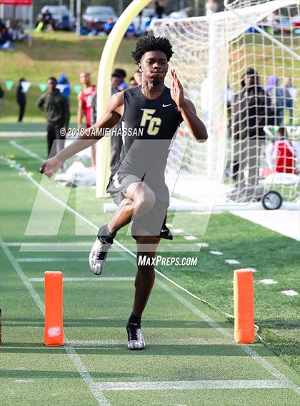 Thumbnail 1 in Bob Jenkins SCTCCCA Coaches Classic (Triple Jump & High Jump) photogallery.