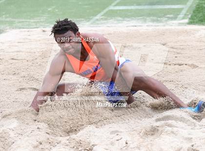 Thumbnail 1 in Bob Jenkins SCTCCCA Coaches Classic (Triple Jump & High Jump) photogallery.
