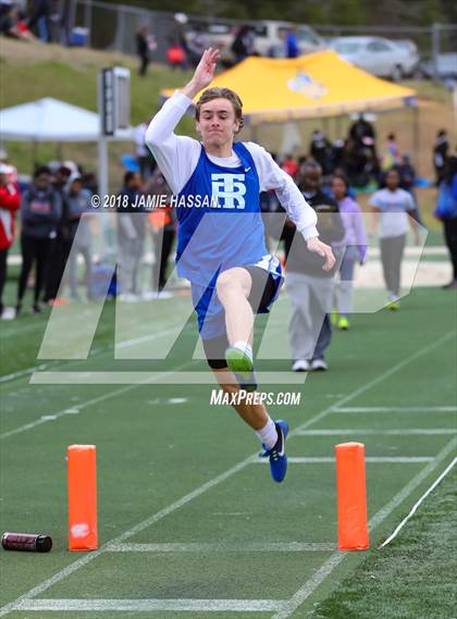 Thumbnail 1 in Bob Jenkins SCTCCCA Coaches Classic (Triple Jump & High Jump) photogallery.