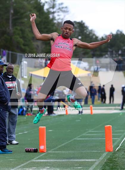 Thumbnail 3 in Bob Jenkins SCTCCCA Coaches Classic (Triple Jump & High Jump) photogallery.