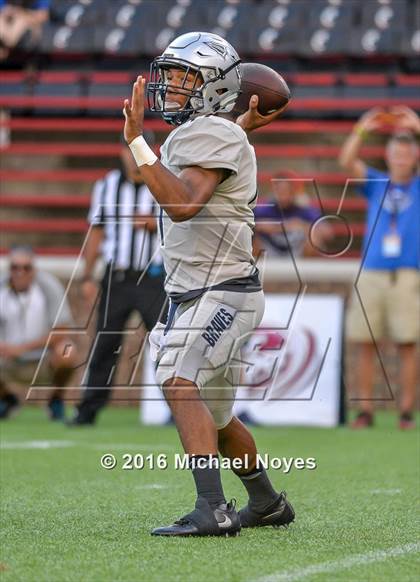 Thumbnail 2 in St. Xavier vs. St. John Bosco (Crosstown Showdown) photogallery.