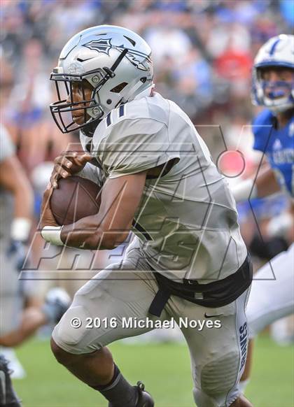 Thumbnail 2 in St. Xavier vs. St. John Bosco (Crosstown Showdown) photogallery.