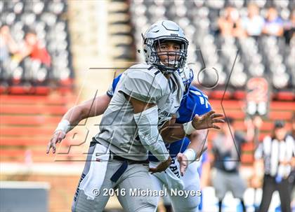 Thumbnail 2 in St. Xavier vs. St. John Bosco (Crosstown Showdown) photogallery.