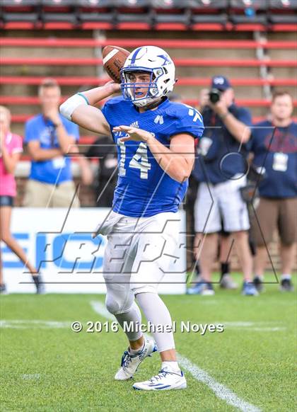 Thumbnail 3 in St. Xavier vs. St. John Bosco (Crosstown Showdown) photogallery.