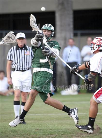 Thumbnail 2 in St. John's vs. Strake Jesuit photogallery.