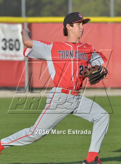 Thumbnail 1 in Clearwater vs. St. Petersburg Catholic photogallery.