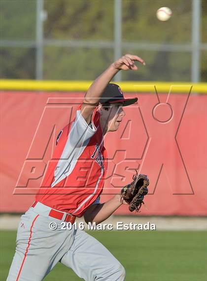 Thumbnail 2 in Clearwater vs. St. Petersburg Catholic photogallery.