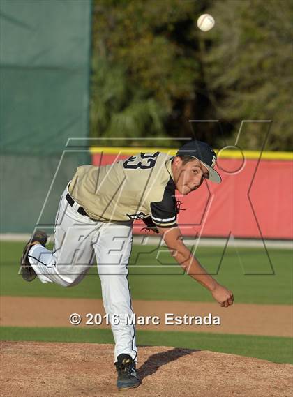 Thumbnail 2 in Clearwater vs. St. Petersburg Catholic photogallery.