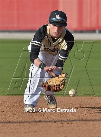 Thumbnail 3 in Clearwater vs. St. Petersburg Catholic photogallery.