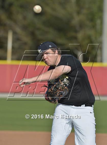 Thumbnail 1 in Clearwater vs. St. Petersburg Catholic photogallery.