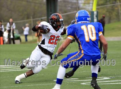 Thumbnail 2 in La Vega vs. Gilmer photogallery.